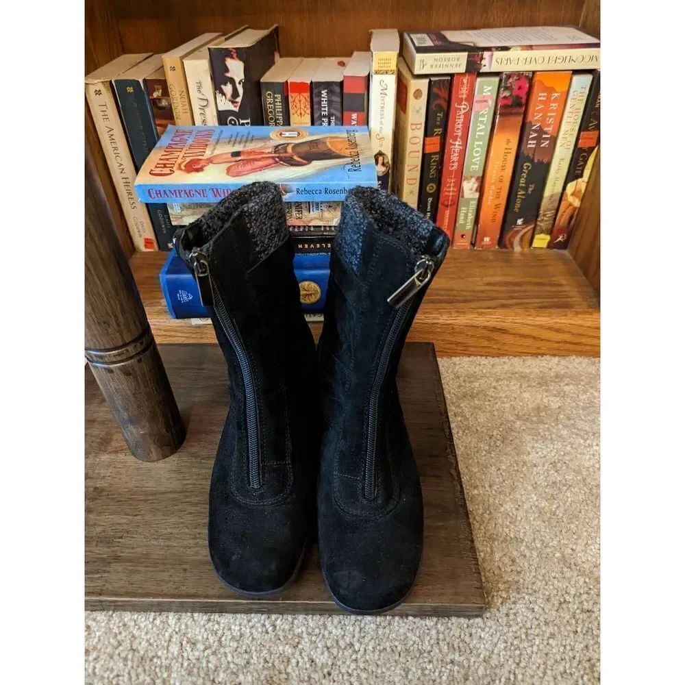 AQUATALIA mia black suede wedge boot sz 5.5 euc